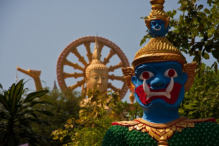 12 Wat Phra Yai