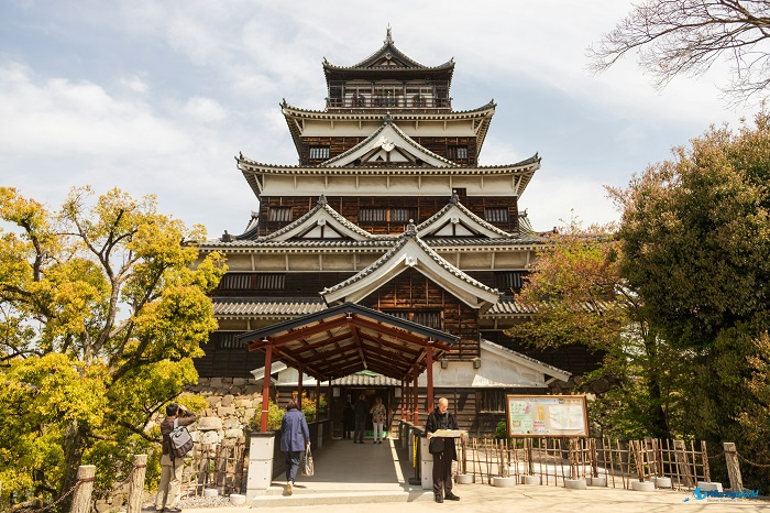 11 Hiroshima Castle