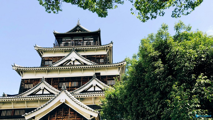 12 Hiroshima Castle