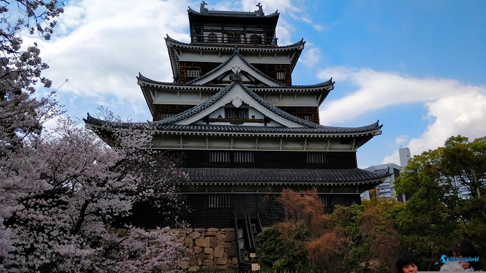 14 Hiroshima Castle